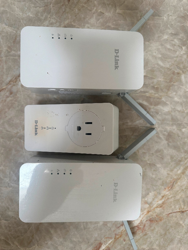 2 D-Link wifi extender dans Réseaux  à Longueuil/Rive Sud