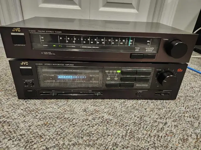 Amp and Tuner in Stereo Systems & Home Theatre in Stratford - Image 2