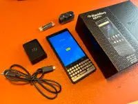 Like new Blackberry Key 2 LE Phone 4G BBE100-2 32GB - Unlocked