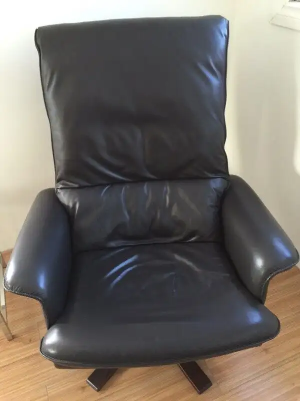 Leather chair in Other in City of Toronto - Image 3