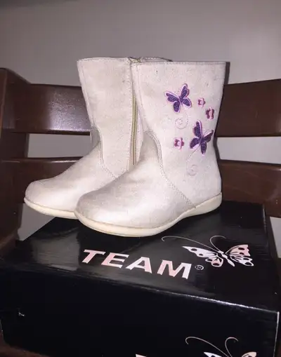 Brand New Girl’s Faux Suede Boots (US 9) , View more