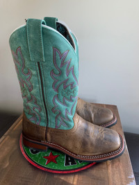 New size 6.5 Laredo Anita cowgirl boots