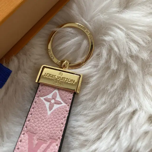 Louis Vuitton Pink Keychain Brand New in Box in Multi-item in City of Toronto - Image 4