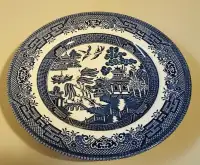 Vintage Churchill - Blue Willow Fine English Tableware 8" Plate