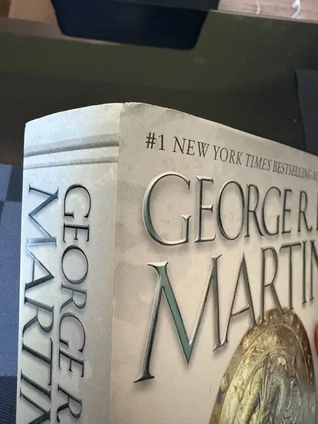 George R. R. Martin: A Dance with Dragons (Book Five, Hardcover) in Fiction in Gatineau - Image 5