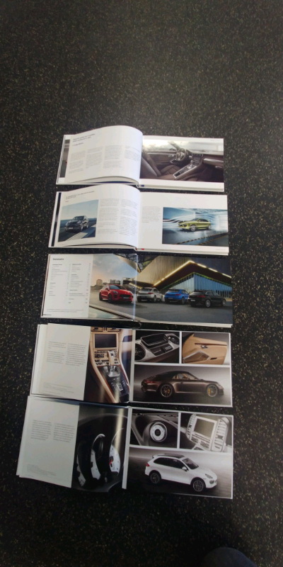 Porsche 5 livrets  Édition 2012  (4) et 2017 (1) in Arts & Collectibles in City of Montréal - Image 11