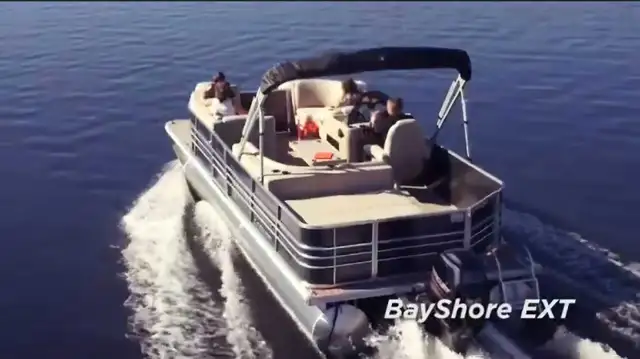 2016 legend 26' pontoon boat. in Powerboats & Motorboats in Edmonton - Image 2