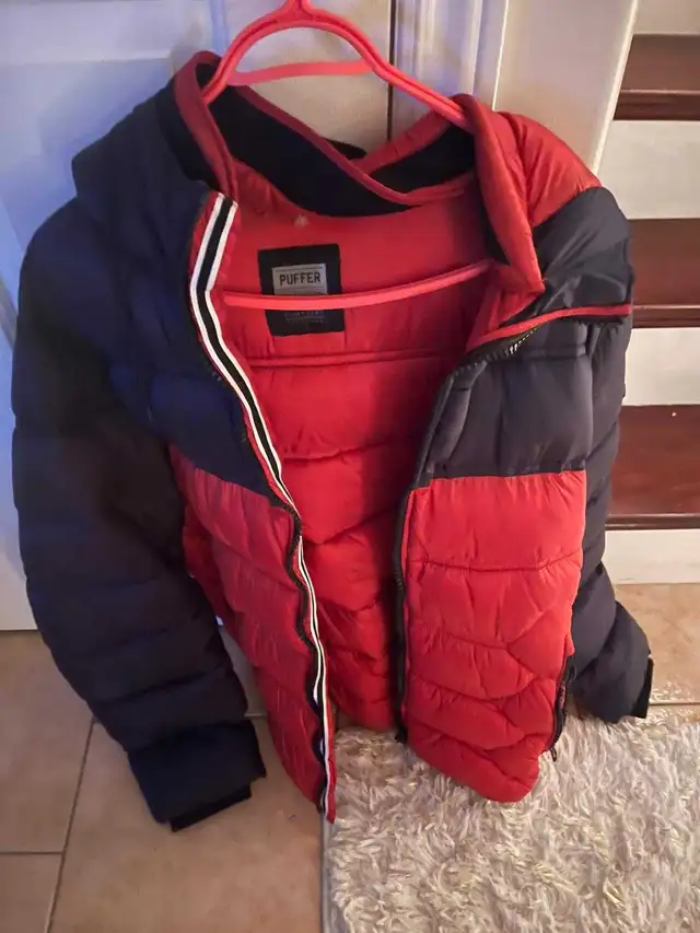 point zero puffer jacket... size latge in Men's in Kingston - Image 4