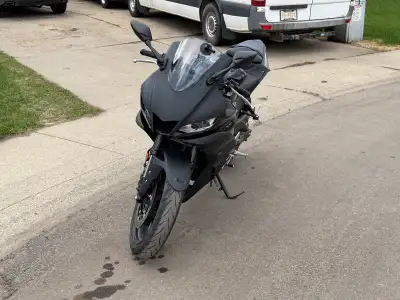 Perfect beginner bike 2020 Yamaha YZFR3 320 cc Super low km 1500