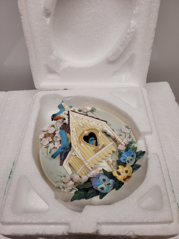 VTG “Our Gingerbread Cottage” 3 D Wall Hanging Plate in Arts & Collectibles in Dartmouth - Image 3