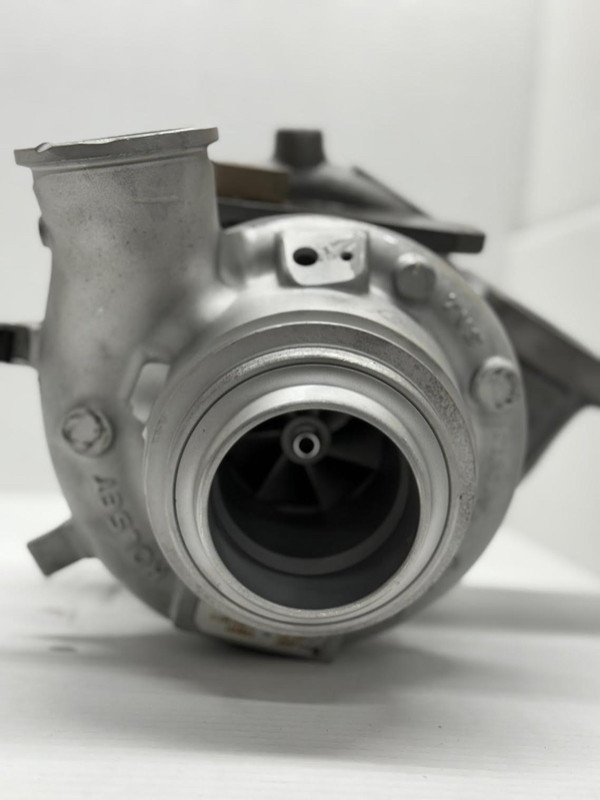 Turbocharger for Cummins X15 (Model HE400VG) in Engine & Engine Parts in Grande Prairie
