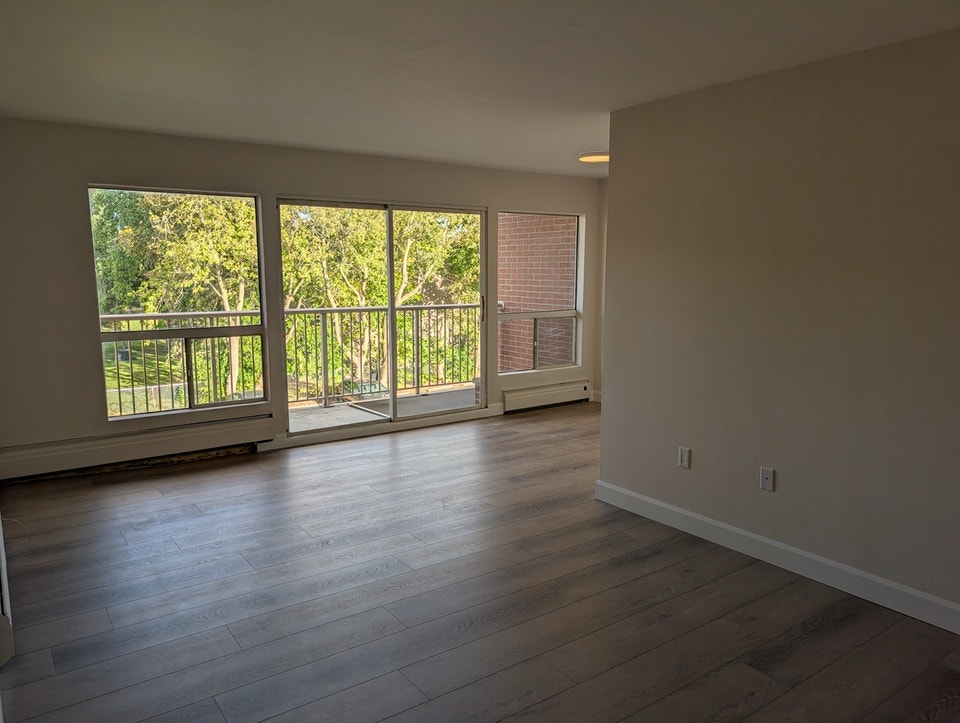 Renovated 2 Bedroom Apartment 2