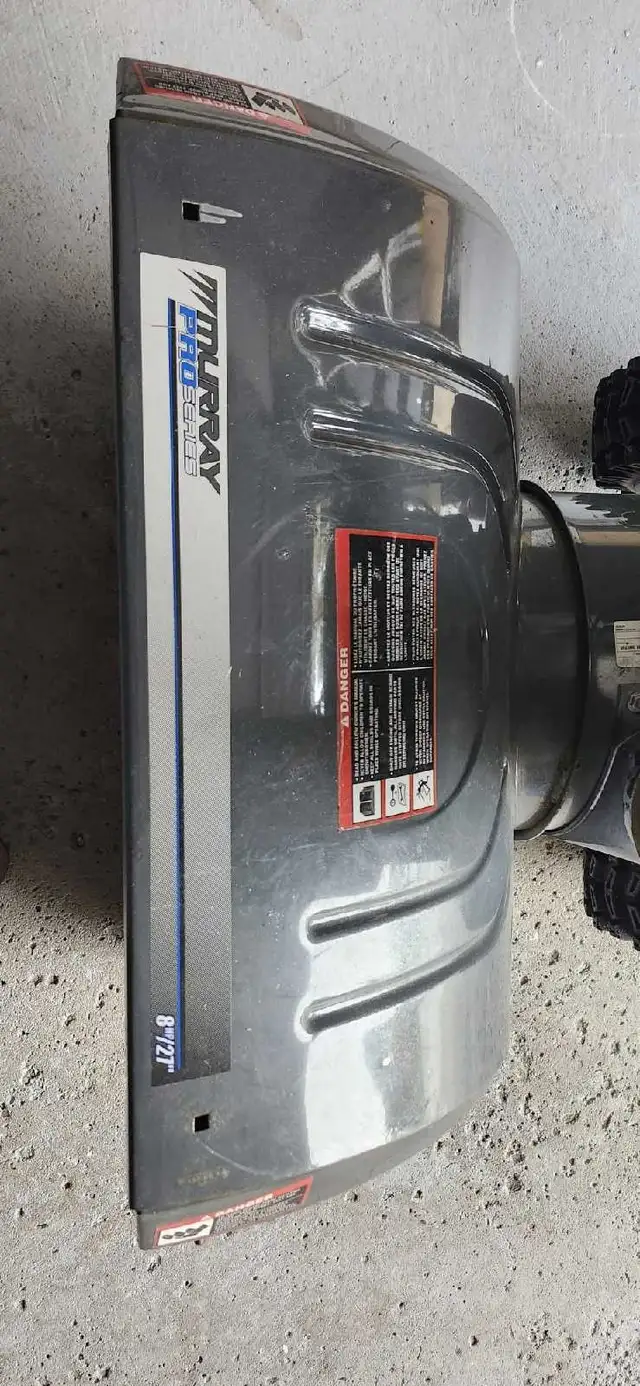 Snow blower in Snowblowers in Mississauga / Peel Region - Image 3