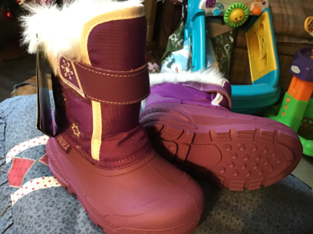 Toddler Snow boots new size 10 girls Tundra in Kids & Youth in Moncton