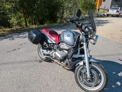 1995 BMW R1100R $3500 obo Great bike to commute around the Kootenays, and good for those long trips...