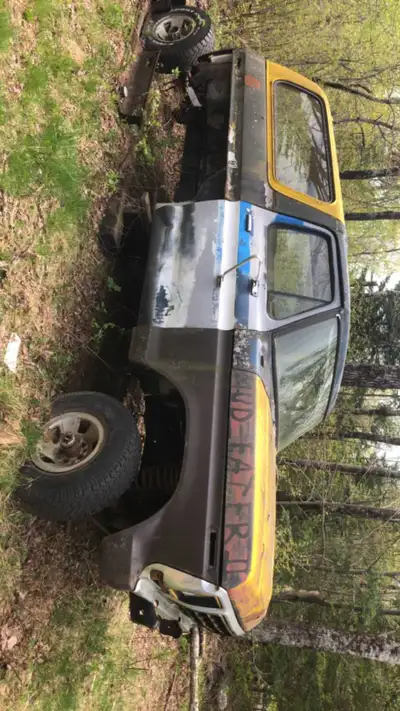 Ford bronco mud truck project no motor or transmission had a 460 but previous owner kept it has 9" r...