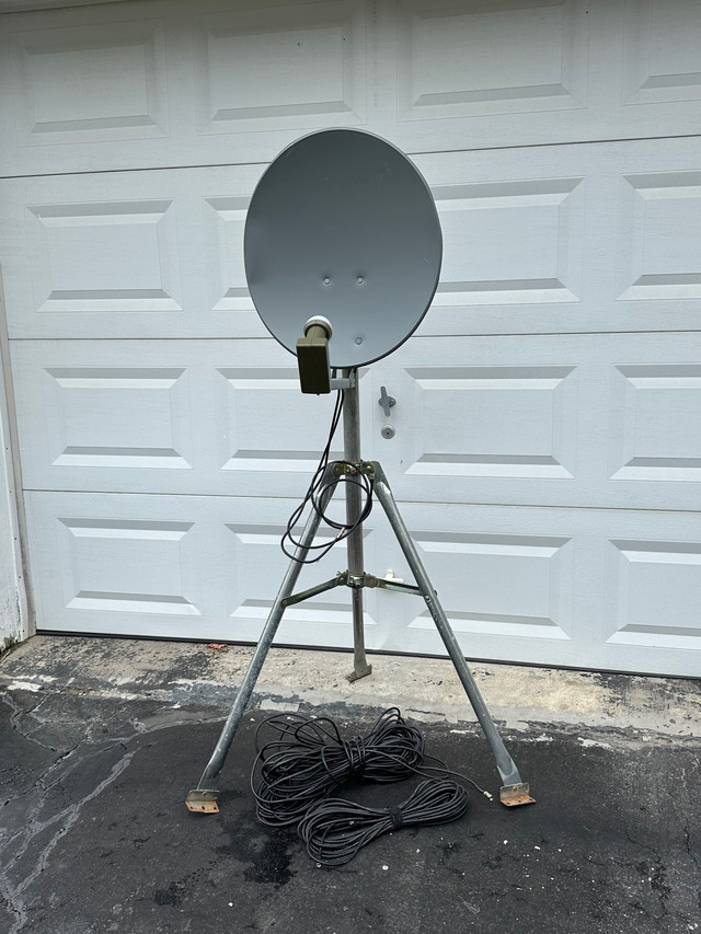  Dual satellite dish, stand, cables, and finder  in General Electronics in Renfrew
