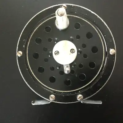 Sears fly Reel ( number)631513 is a good reel for the price .this reel is filled with sinking line a...