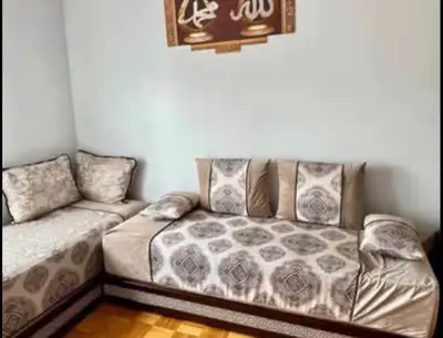 Salon marocain traditionnel en excellent état, View more
