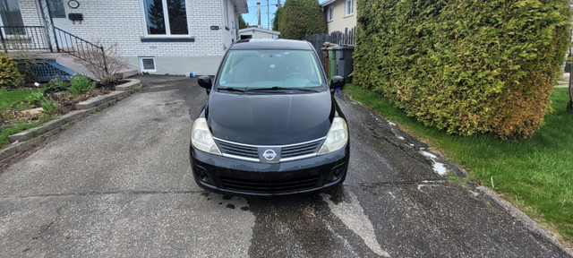 Nissan versa 2009, 1.8 parfait état de march,  215 500 km,  négo dans Autos et camions  à Sherbrooke - Image 2