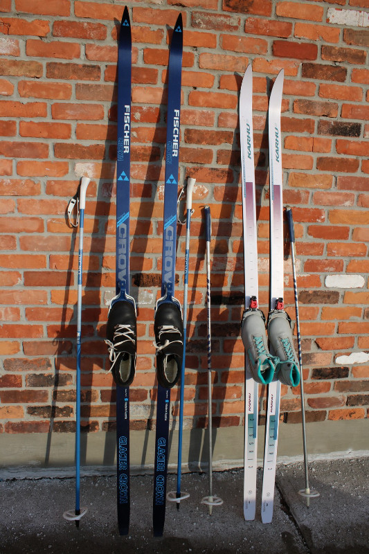 Cross Country Skis Waxless Ski set Fischer Karhu 205 190 w/ boot in Ski in City of Toronto