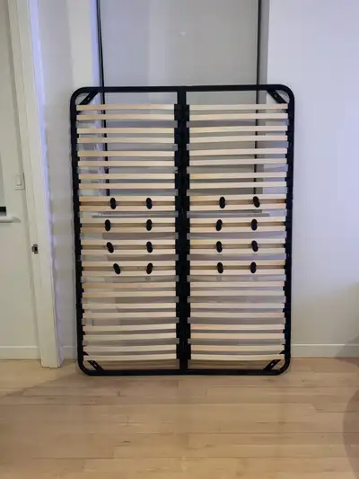 Queen size. Pick up only.