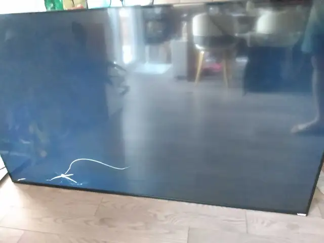 Vizio 65-inch Television in TVs in Markham / York Region - Image 3