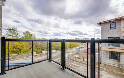 MODERN 3-BED TOWNHOUSE FOR RENT | CAMBRIDGE | $2,600/month 51 Sparrow Avenue, Unit 45, Cambridge, ON...