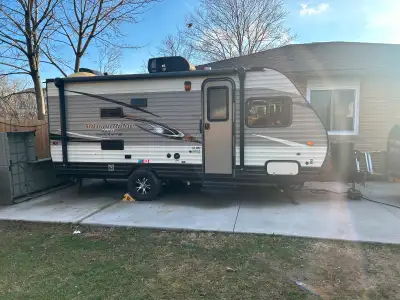 18’bh mint trailer like new has upgraded 2 propane 2 battery’s elec jack 2 new tires and rims 1st ow...