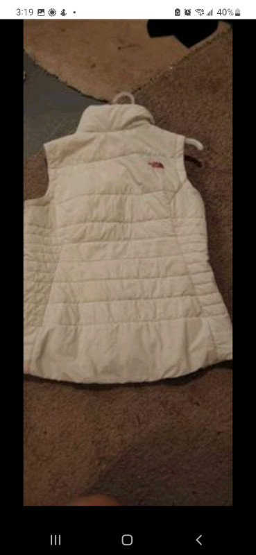 North Face breast Cancer Vest in Women's - Other in Oshawa / Durham Region - Image 2