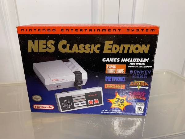 AUTHENTIC NINTENDO CLASSIC NES MINI GAME CONSOLE 30 Games in Older Generation in Burnaby/New Westminster