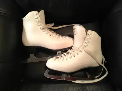  Women's Risport Etoile figure skates size 37, View more