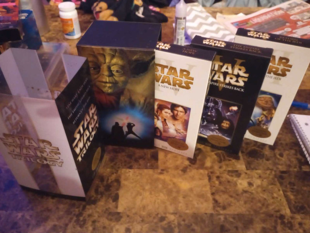Trilogie Star Wars en français  dans CD, DVD et Blu-ray  à Laval/Rive Nord