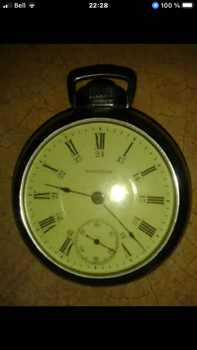 Espadrilles, briquet vintage, montre, View more