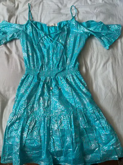  Blue dress, View more