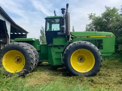 8760 John Deere 4 Wheel Drive 20.8/42 tires 4 remote 24 speed Call/text Greg for more info 780674145...