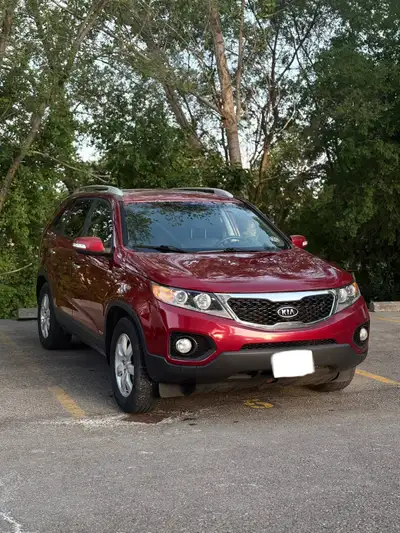 SELLING KIA SORENTO LX 2013 3.5L V6 Gasoline Engine Car owner for more than a year Car without probl...