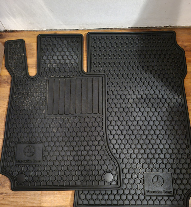 TAPIS POUR VOITURE MERCEDES dans Santé et besoins spéciaux  à Ville de Montréal