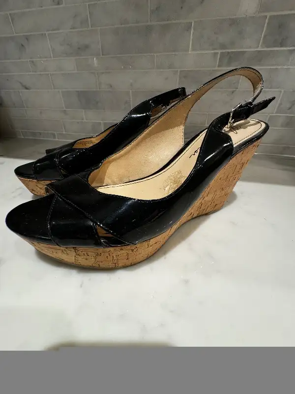 Women’s sandal in Women's - Shoes in City of Toronto - Image 4