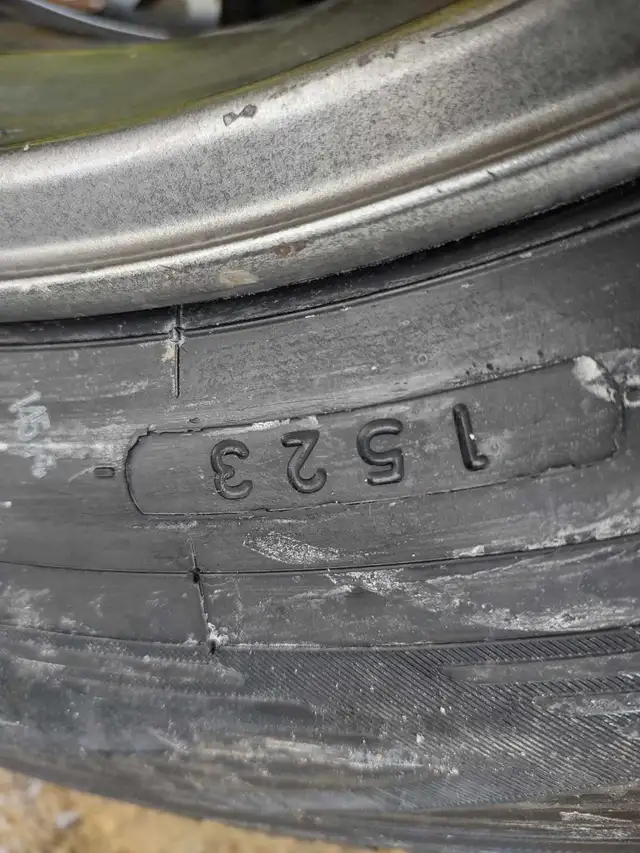 Yokohama ice guard winter tires 235 65 18 on 5x114.3 rims in Tires & Rims in Markham / York Region - Image 4