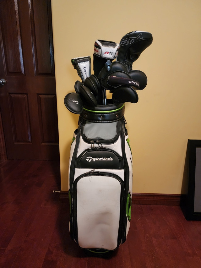 Taylormade tour bag in Golf in Windsor Region - Image 3