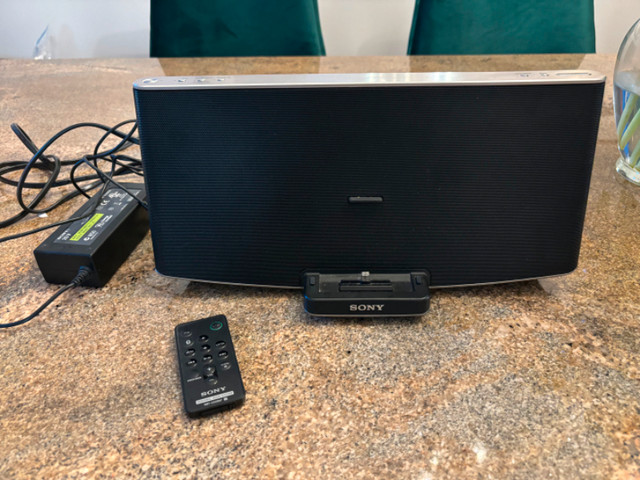 Sony Personal system RDP-x200iPN in General Electronics in Mississauga / Peel Region