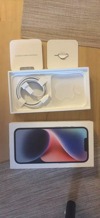 Apple iPhone 14 box w/calbe, View more