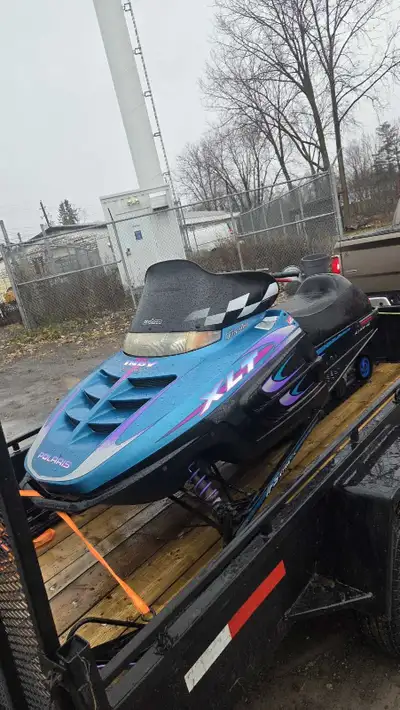 1998 Polaris Indy XLT 600 Triple Clean sled for the year Recently serviced Carburetors cleaned New c...
