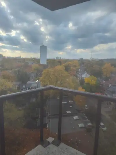 Private room available in UofT campus area