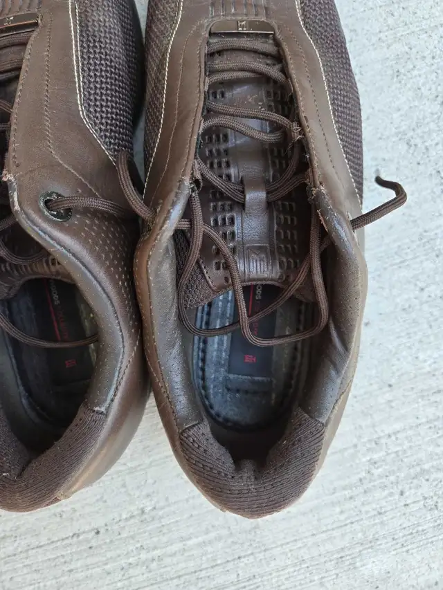 Nike tiger woods 9 .5 golf shoes  in Golf in St. Catharines - Image 2