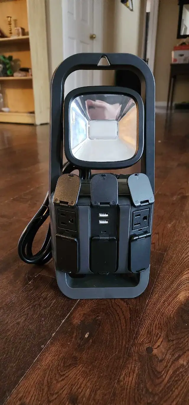 Koda power station with wireless charging  in General Electronics in Fredericton - Image 4