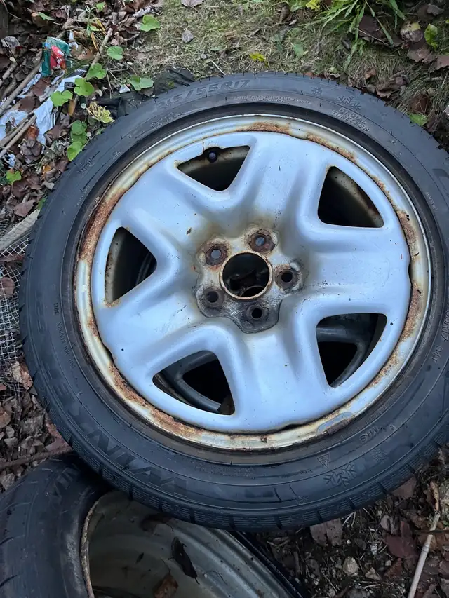 215/55R17 Winter tires on OEM Honda steelies in Tires & Rims in Bedford - Image 2