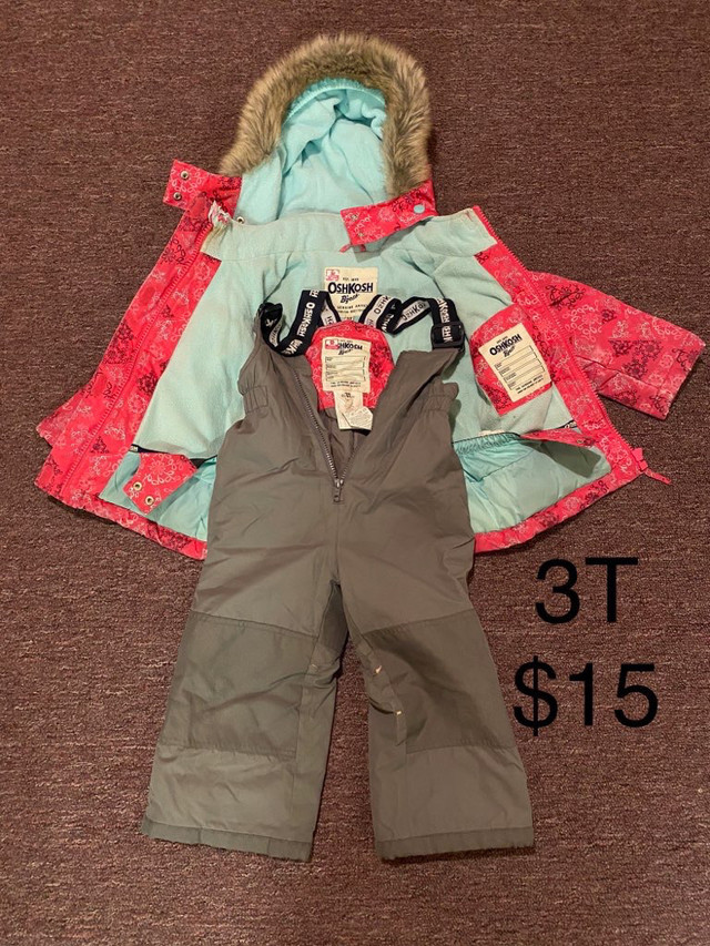 Girls Osh Kosh Snow Suit Size 3T in Kids & Youth in Guelph