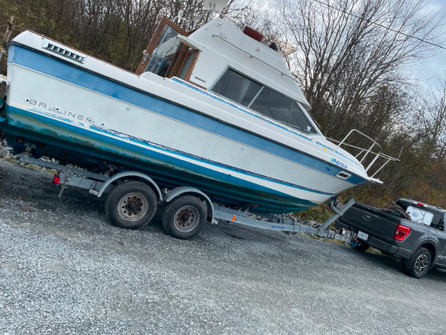 1988 25’ Bayliner Ciera 2556 on trailer in Powerboats & Motorboats in City of Halifax - Image 3
